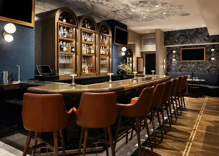 The Talbott, Autograph Collection 4*