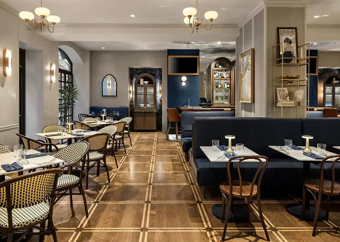 The Talbott, Autograph Collection 4*